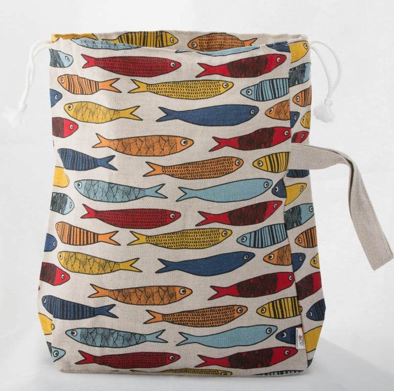 Stor prosjektpose med fisker
