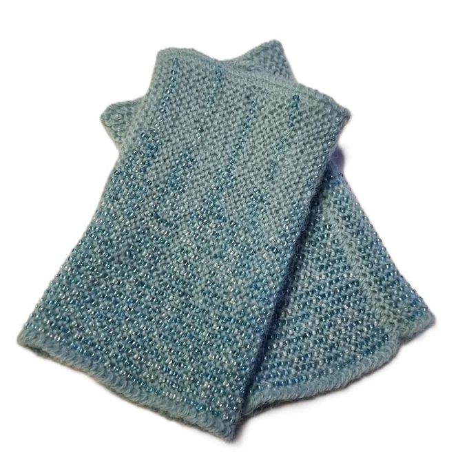 Hovedbilde Lyseblå pulsvarmere med perlestriper